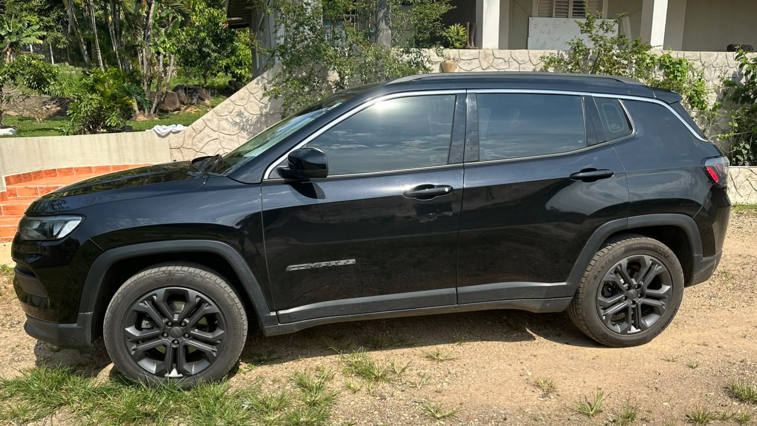 Foto original do carro antes da troca de rodas